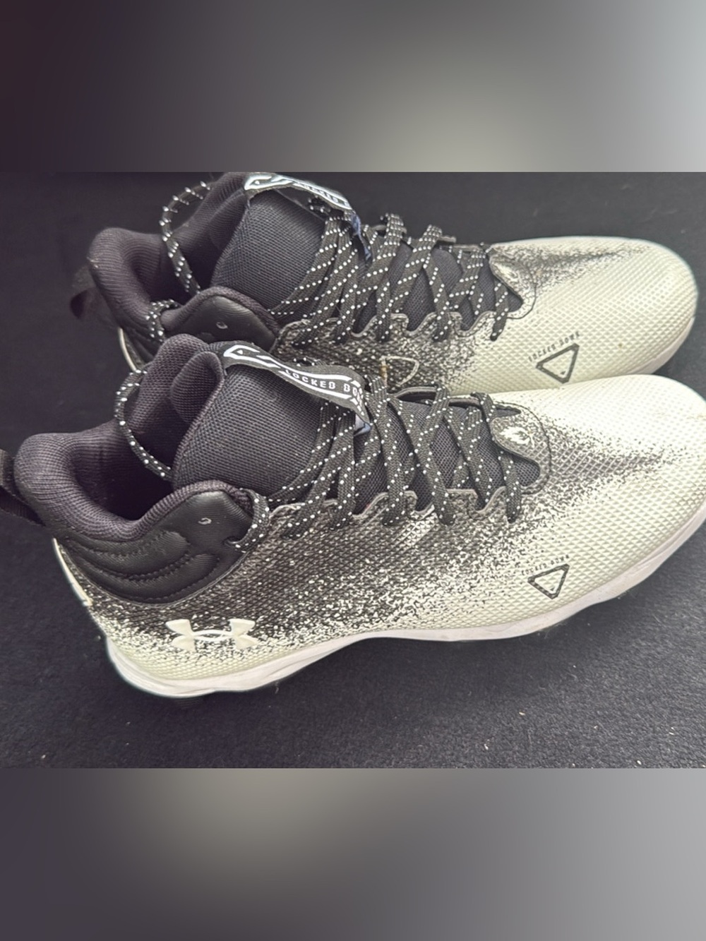 Under Armour Spotlight Locked Down Football Cleats